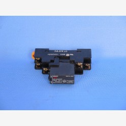 Omron G3R-0A202SZN relay with base